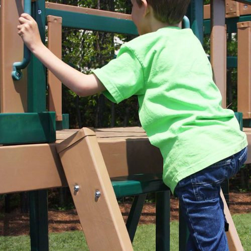 KIdwiseCongoMonkeyPlaySystem 1withSwingBeamGreenAndSandCloseUpViewLadderWithKidClimbing