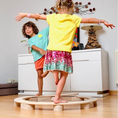 KidodidoCirculeBalanceBeamsShowing2KidsPlayingOnTheBalanceBeam